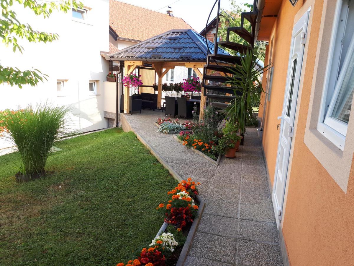Iris Room & Apartment Slunj Buitenkant foto