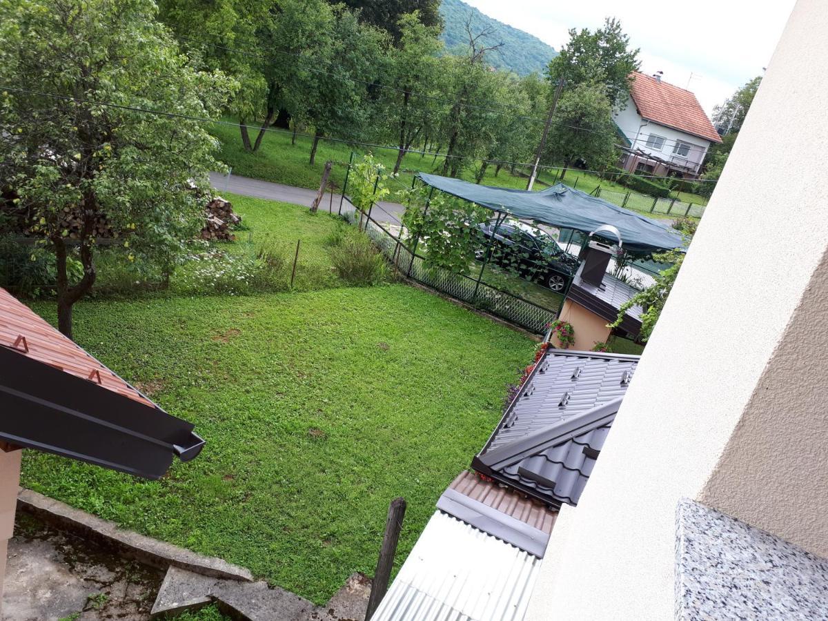 Iris Room & Apartment Slunj Buitenkant foto