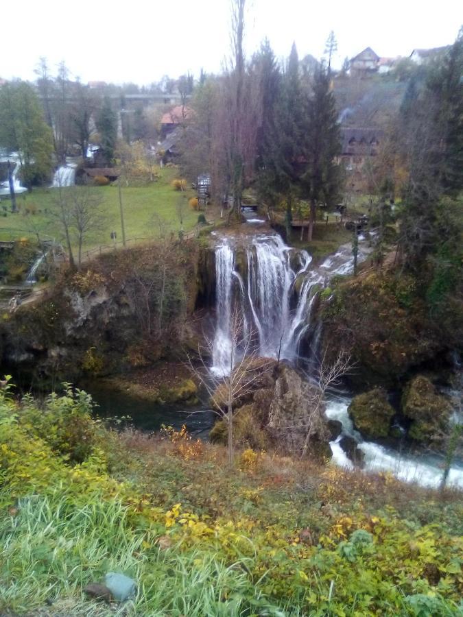 Iris Room & Apartment Slunj Buitenkant foto