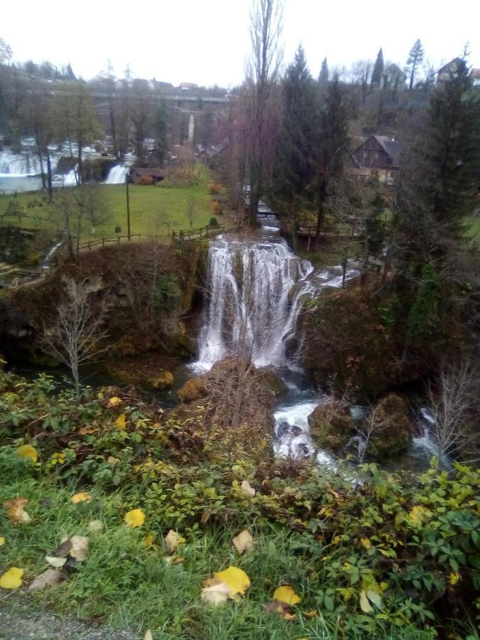Iris Room & Apartment Slunj Buitenkant foto