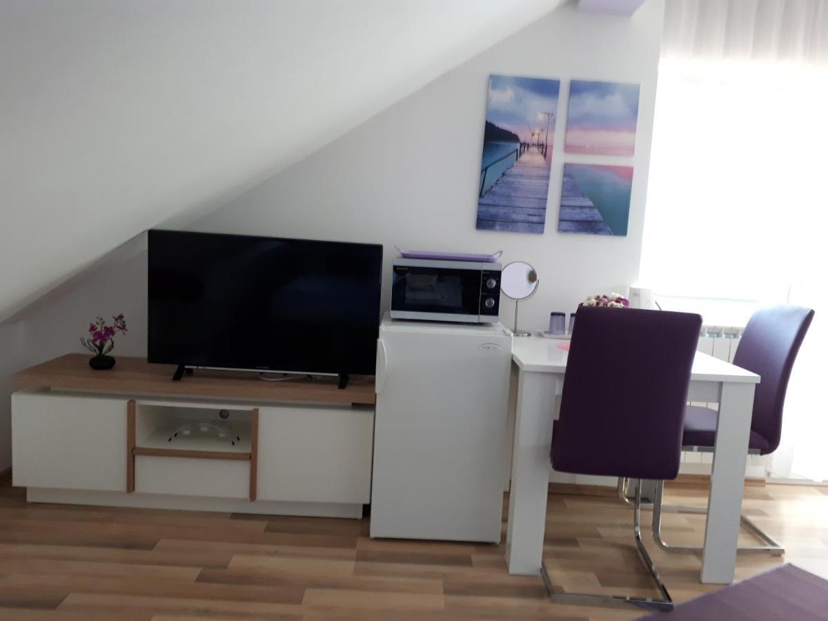Iris Room & Apartment Slunj Buitenkant foto