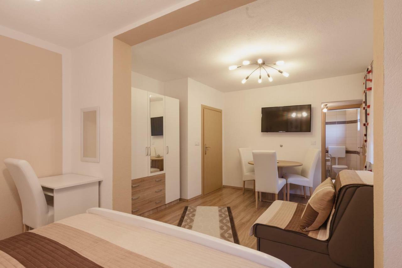 Iris Room & Apartment Slunj Buitenkant foto
