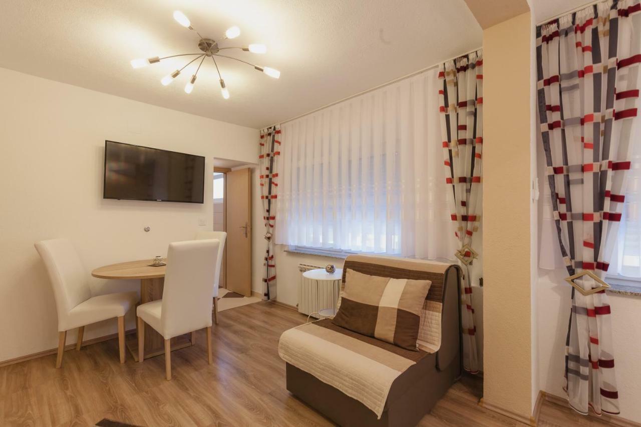 Iris Room & Apartment Slunj Buitenkant foto
