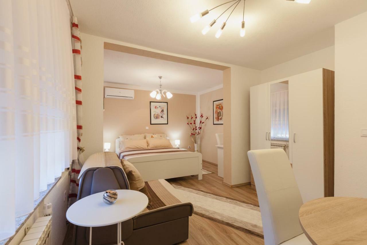 Iris Room & Apartment Slunj Buitenkant foto