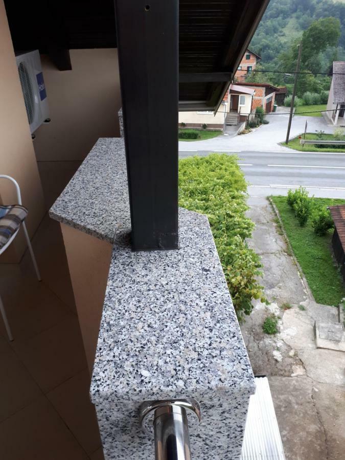 Iris Room & Apartment Slunj Buitenkant foto
